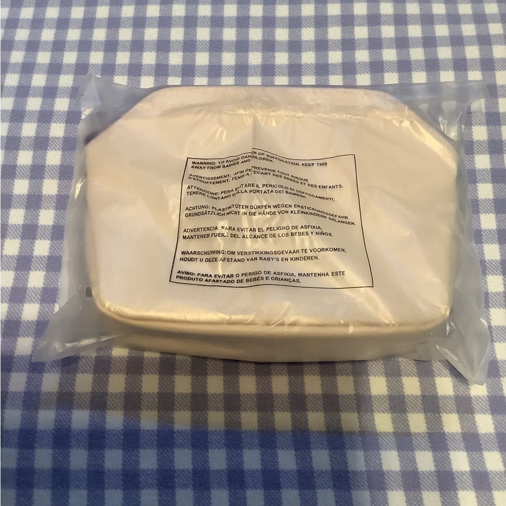 Westmore Beauty Cream Faux Leather Bag NWOT